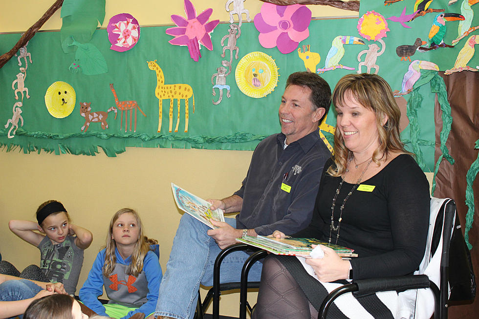 Dave &#038; Amy Read to the Kids [Watch]