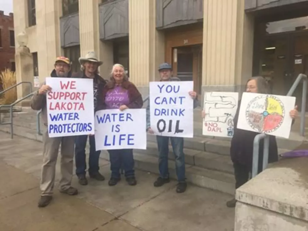 Protesters in Bozeman Gather to Stand Against Dakota Pipeline [WATCH]