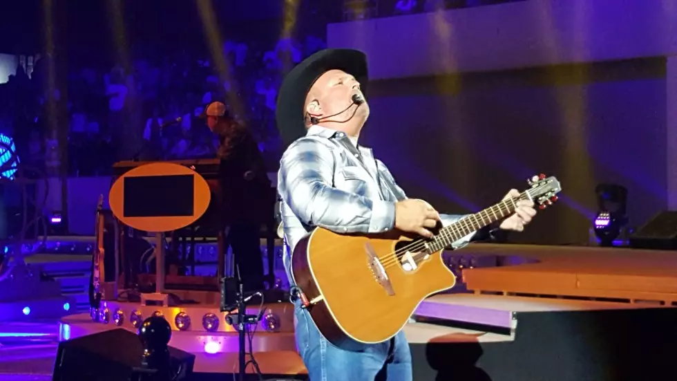 Garth Gives His Guitar to Fan in Billings [Watch]