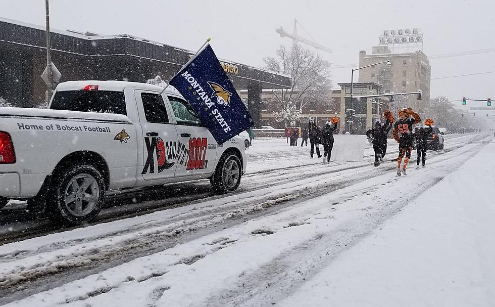 Bobcat Fans Brave the Snow For The Homecoming Parade