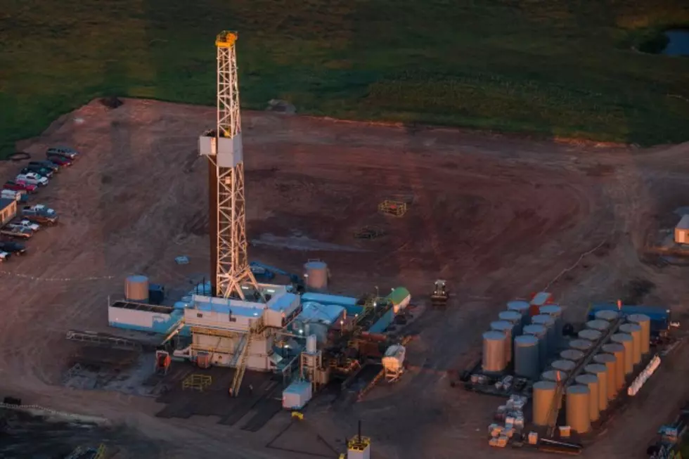 North Dakota Oil Well Flash Fire Kills One, Injures Two