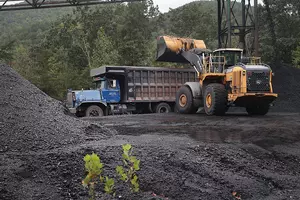 Idle Mines Portend Dark Days for Top US Coal Region