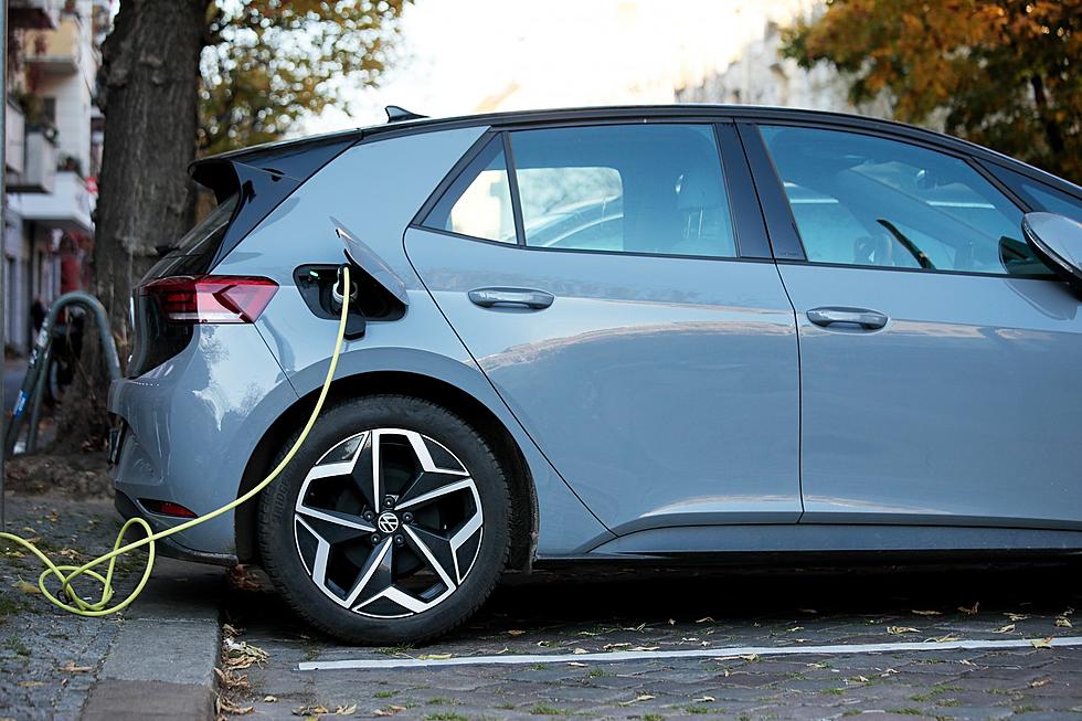Expert Details The Challenge with Electric Cars in Montana