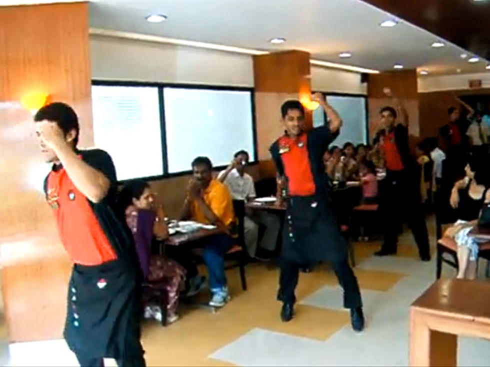 Pizza Huts in India Have Dancing Waiters — and They Are Awesome [VIDEO]