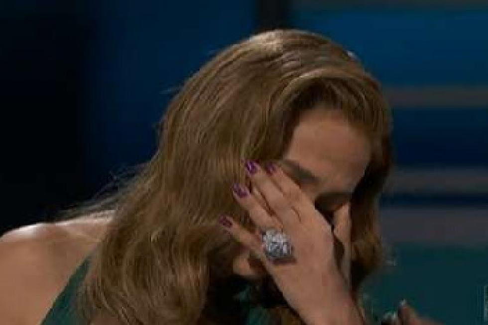 Jennifer Lopez Breaks Down After Cutting Chris Medina from Idol [VIDEO]