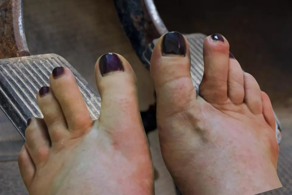 Is it Legal to Drive Barefoot in Washington? What about Oregon? [VIDEO]
