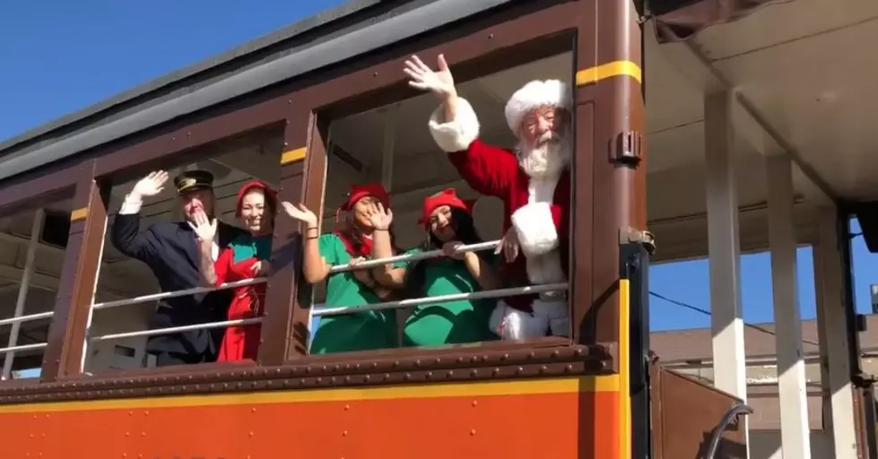 Hop Aboard This Oregon Christmas Train For An Amazing Holiday Adventure