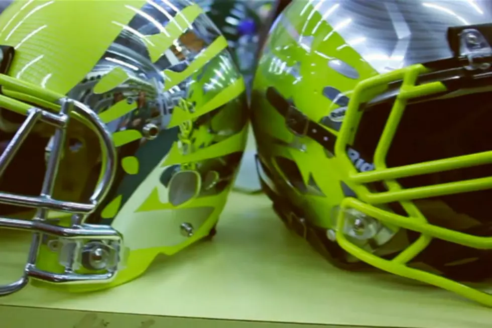 Oregon Ducks Preview New Lime Green Helmets for 2013 Season [PHOTO]