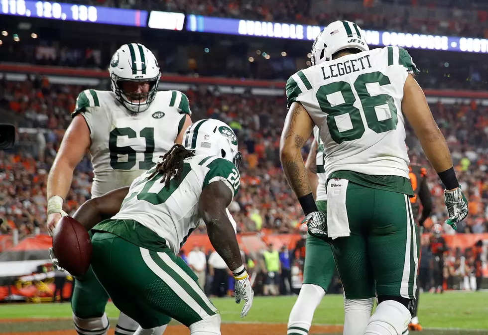 Jets RB Cleans Up With a Butt Wipe Deal After Crude TD Stunt