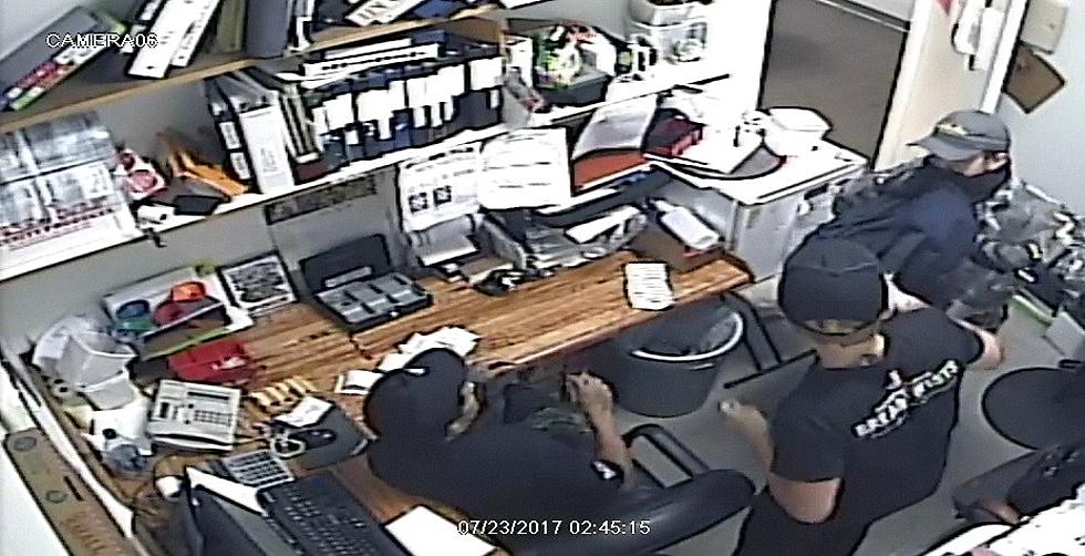 Pizza Store Robber Uses Unusual Tool to Pull Off Job