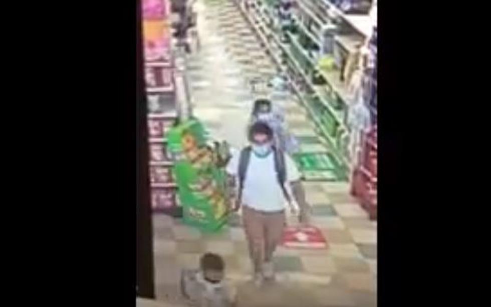 Purse Snatcher Uses Kids as Distraction, Nabs Elderly Woman’s Bag