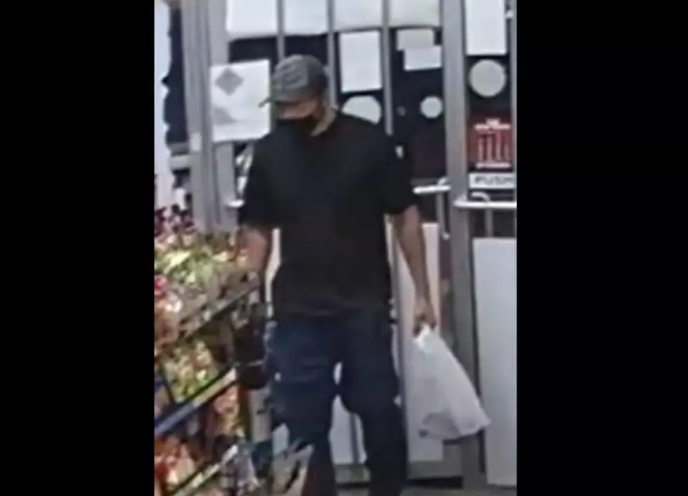 Pasco Police Search for Armed (shopping) Robber