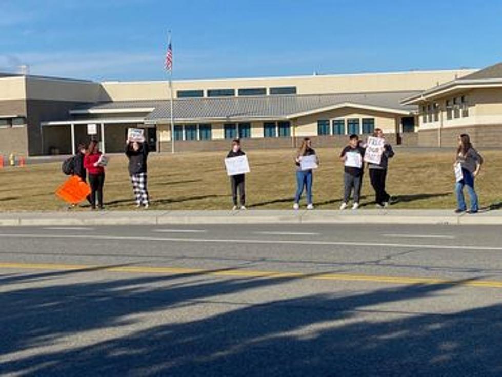 Another Middle School Mask Protest Leaves Students Out Looking In