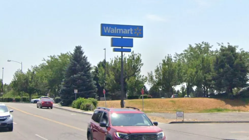 Dog Food Thieves Lead Kennewick Cops on Wild Foot Chase into Traffic