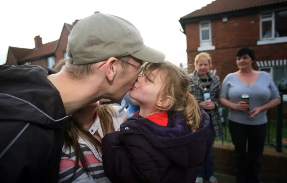 Doctor Says Kissing Kids On Lips Is &#8216;Too Sexual&#8217; &#8212; Is it?  [POLL]