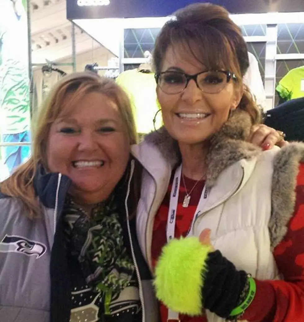 Selah Couple Bumps Into Sarah Palin At Thursday Night’s Seahawks Game [PHOTO]