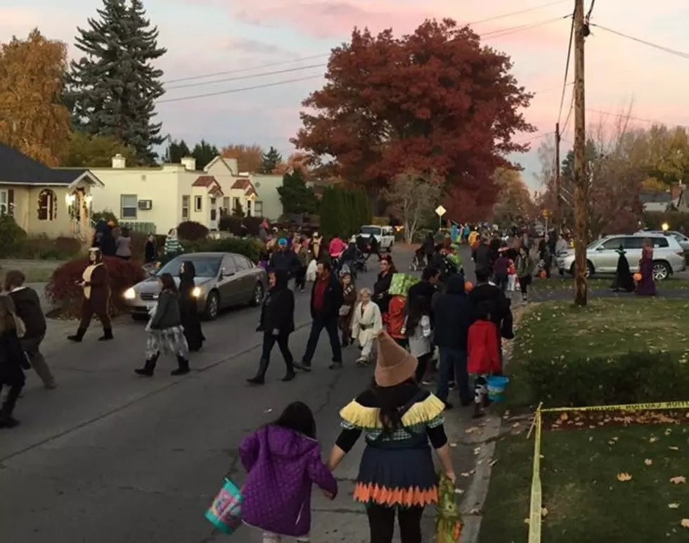 Yakima Neighborhood Bombarded By Thousands of Trick-Or-Treaters  [VIDEO]