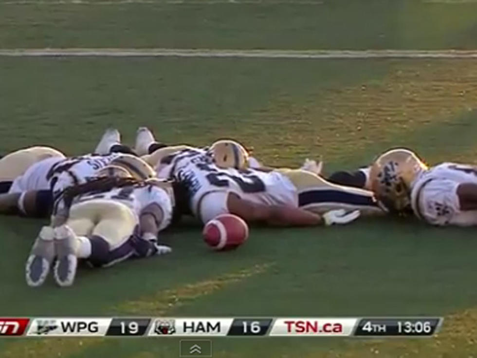 Canadian Football Team Planks After Touchdown [VIDEO]
