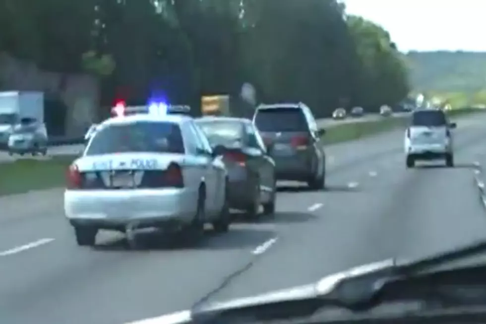 Cop Has Fun With Slowpoke in the Fast Lane [VIDEO]