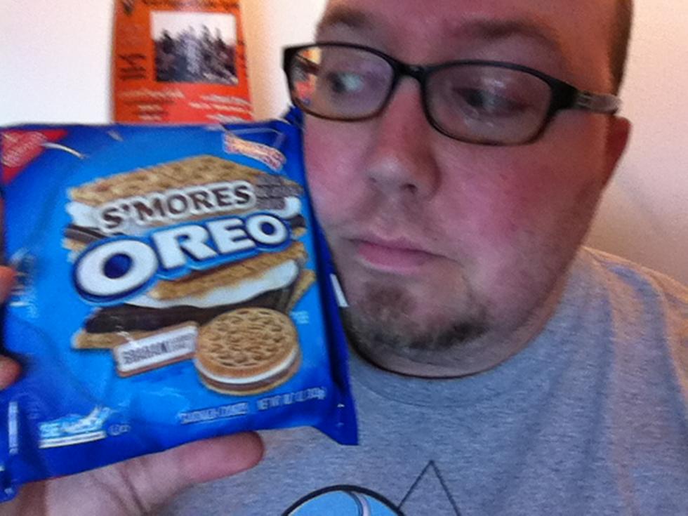 Taste Testing the New S’mores Flavored Oreo [VIDEO]