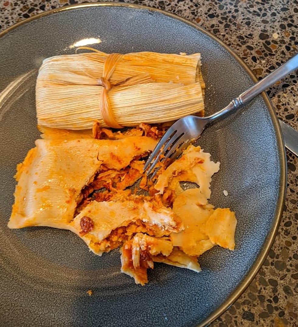 What&#8217;s the Correct Way to Eat a Tamale?