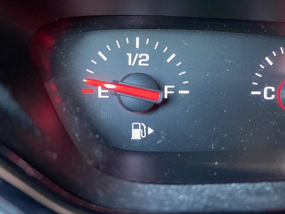 What Does That Arrow Thingy Mean On Your Gas Gauge?