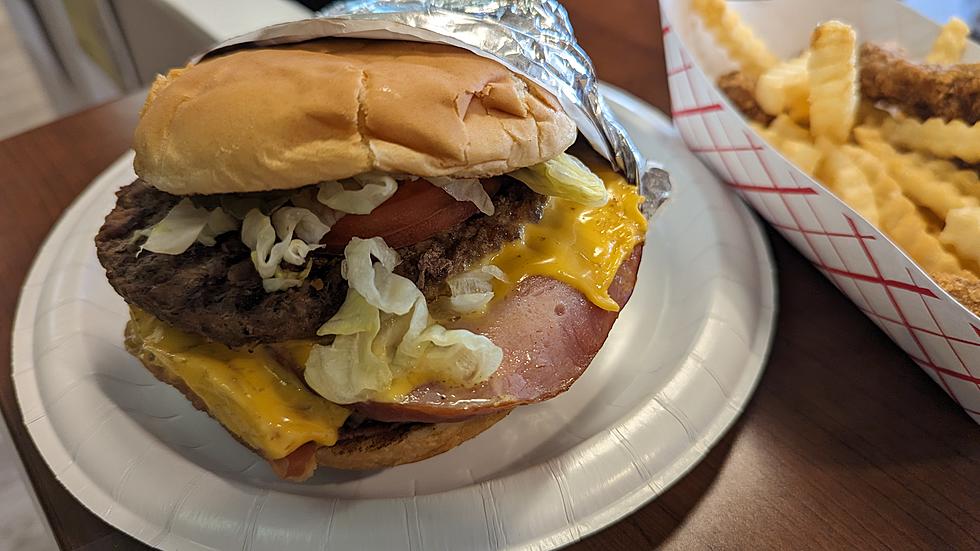 Are You Brave Enough to Try the Giant Papa Burger from Dad’s in Toppenish?