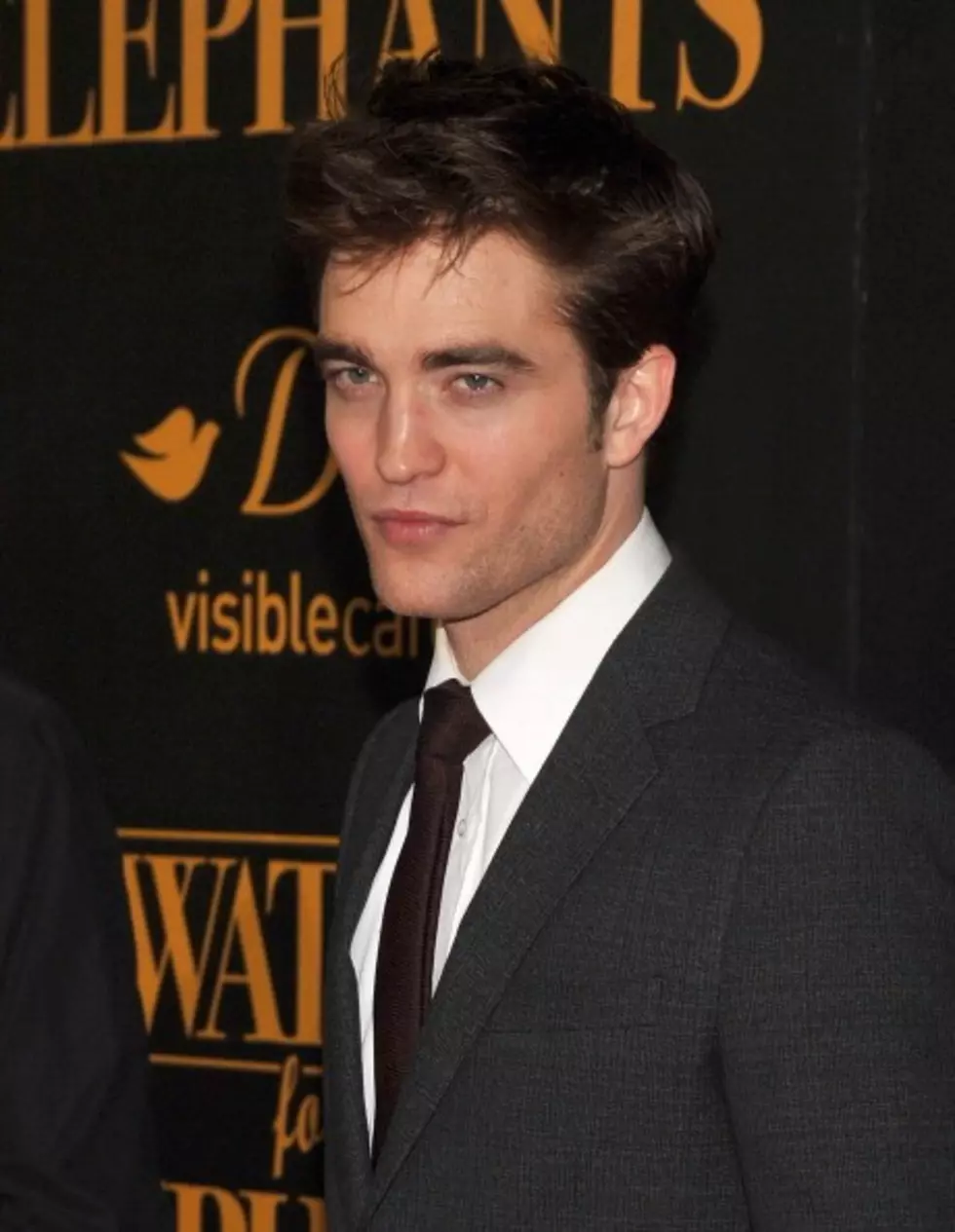 Rob Pattinson Has Issues Wearing Ellen Underwear On Twilight Set