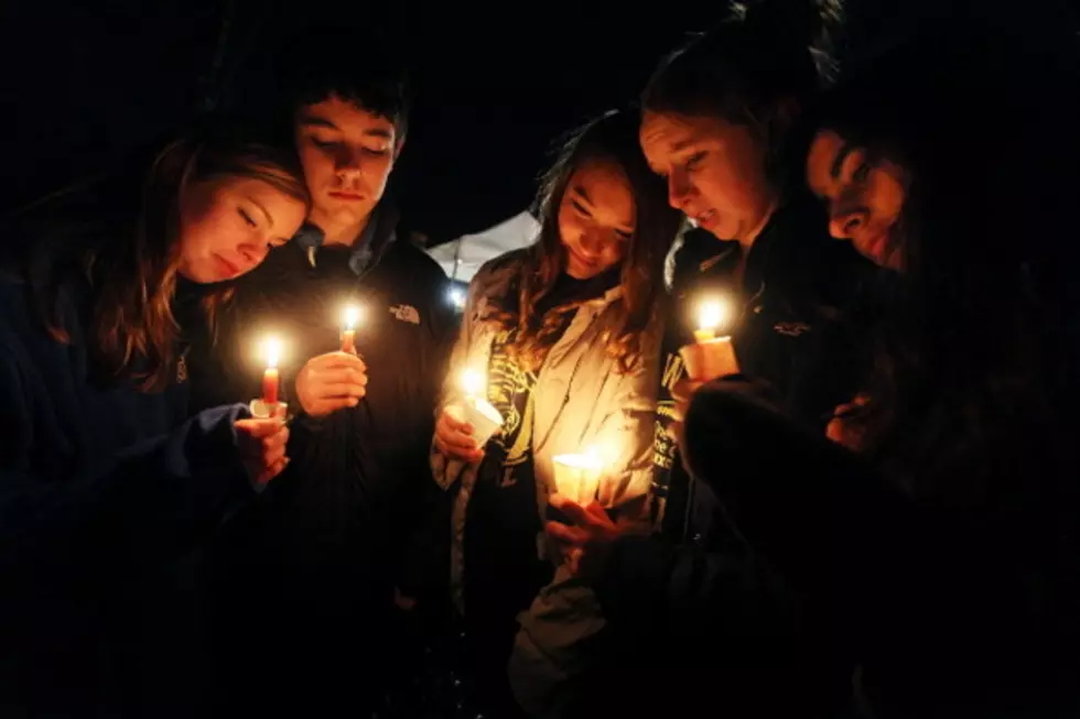 Ways You Can Help Newtown, Connecticut and Sandy Hook Elementary Shooting Victims