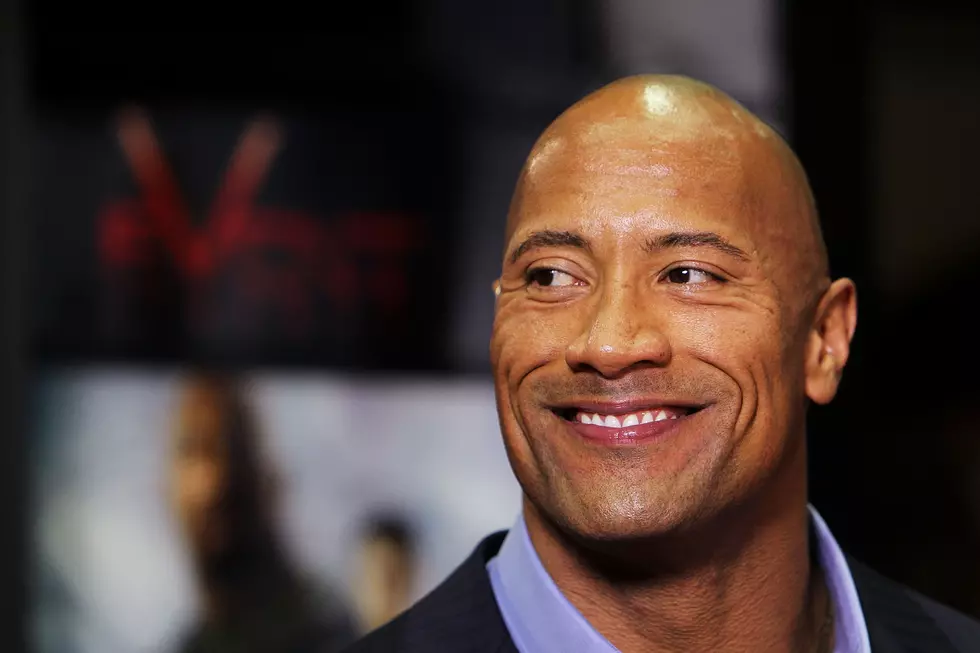 Dwayne ‘The Rock’ Johnson Shows Off Dislocated Finger [GRAPHIC VIDEO]