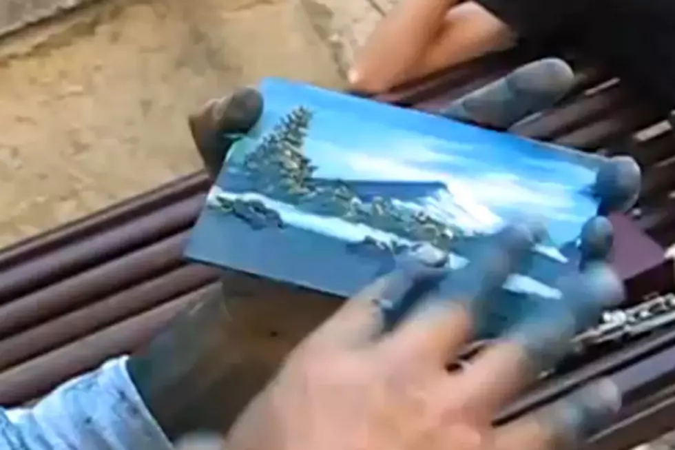Finger Painting Artist Creates Paintings In Seconds [VIDEO]
