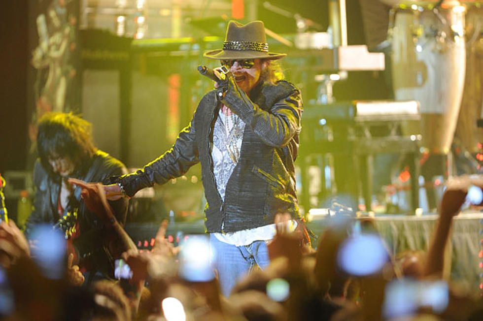 Axl Rose Robbed After Paris Guns N’ Roses Show
