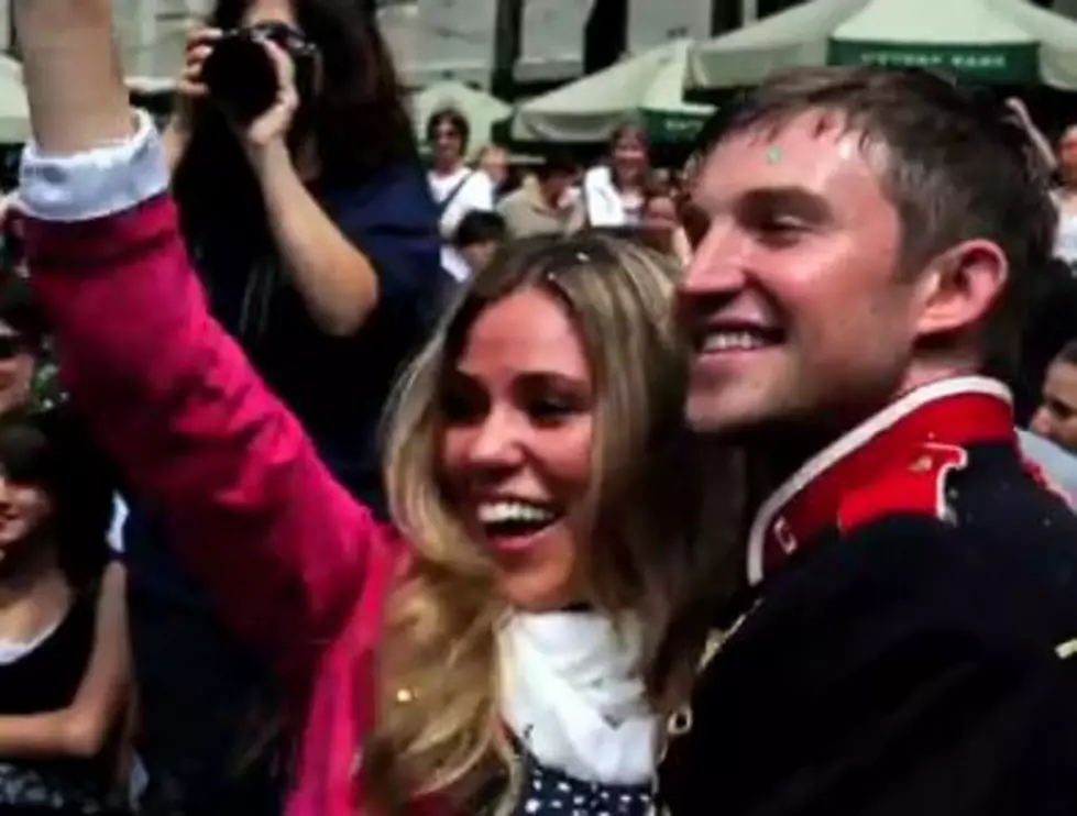 A Guy Proposed to His Girlfriend with the Help of a Flash Mob and a Marching Band