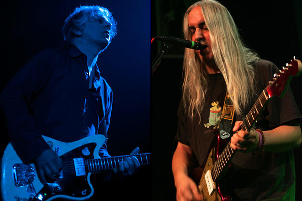 Fleetwood Mac Tributes Continue With Sonic Youth’s Lee Ranaldo + Dinosaur Jr.’s J Mascis Covering ‘Albatross’