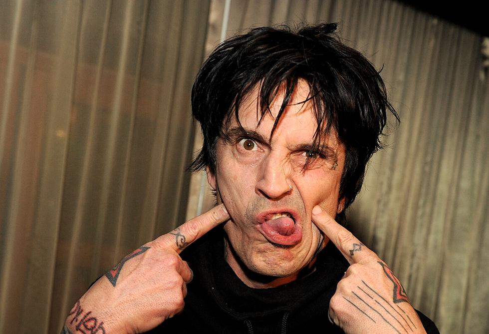 Tommy Lee Clarifies His ‘No Pictures’ Facebook Rant: ‘I’m Not Talking About Fans’