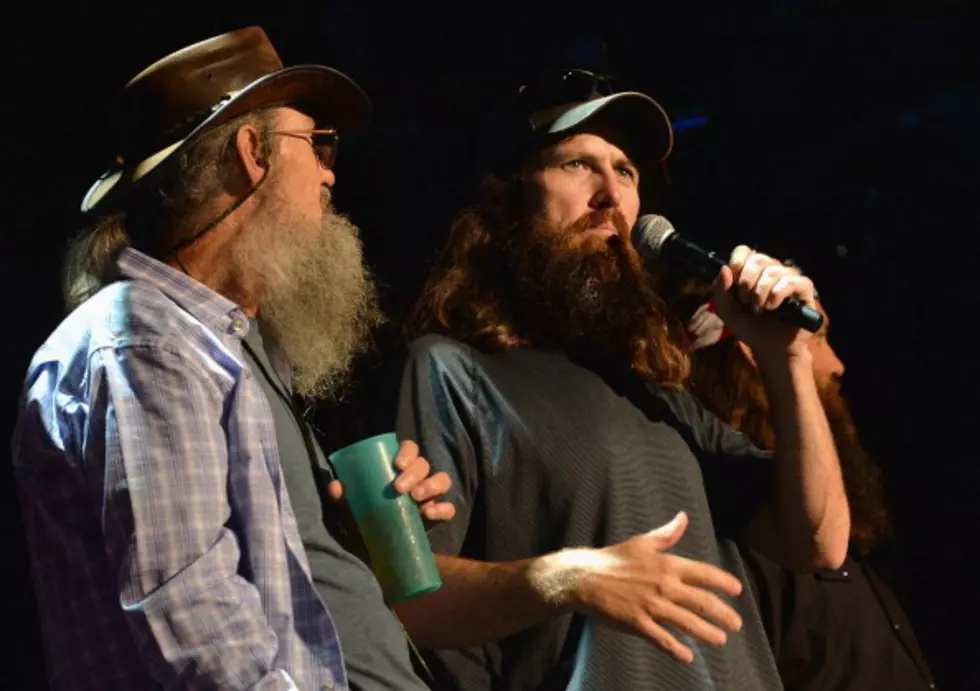 Duck Dynasty’s Jase and Uncle Si Release First ‘#birthdayfail’ Commercial for Hallmark Greeting Cards