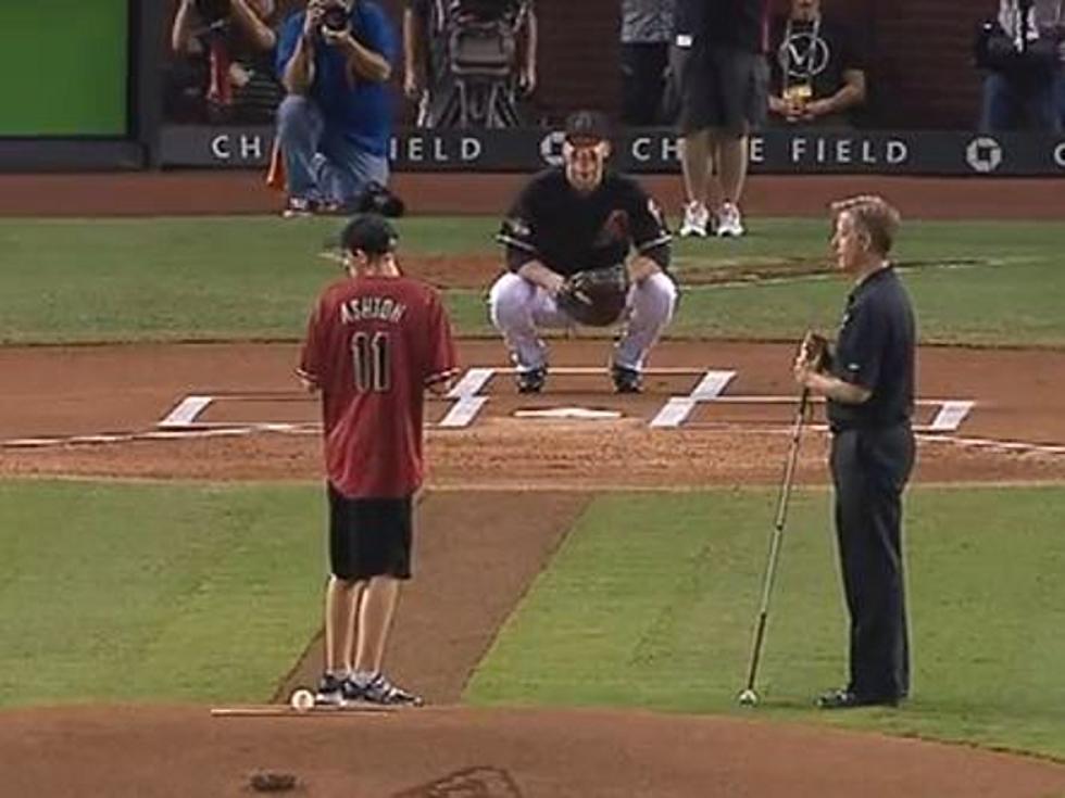 Blind Teen Throws Perfect First Pitch at MLB Playoff Game [VIDEO]