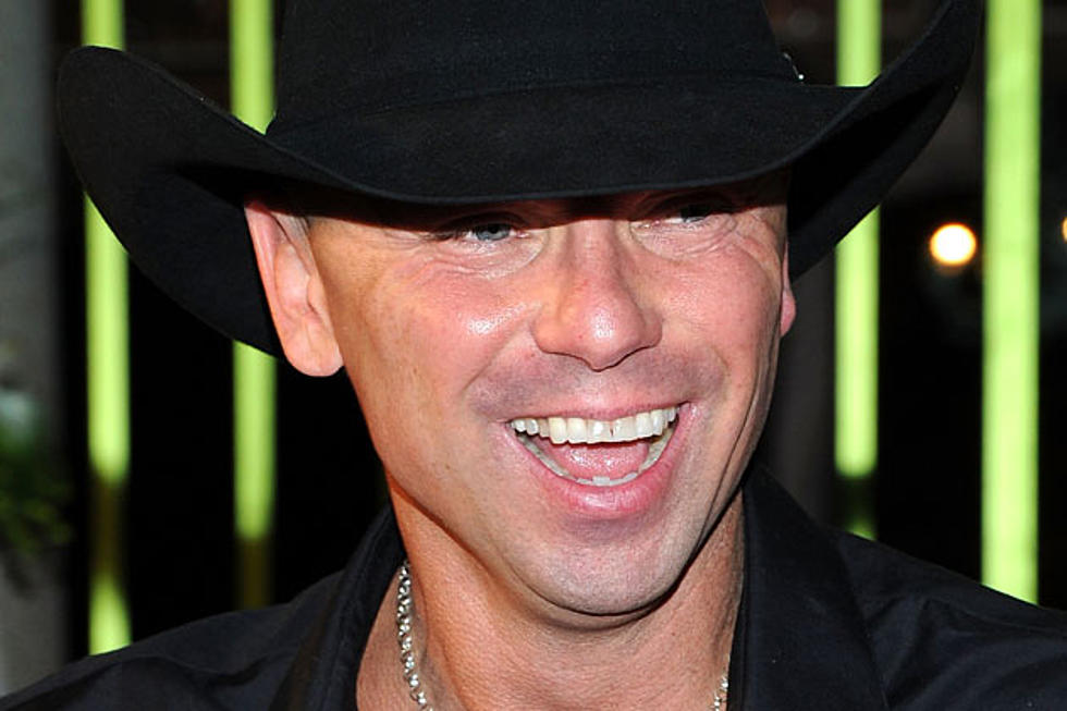 Kenny Chesney Shows Off New Goldendoodle Puppy