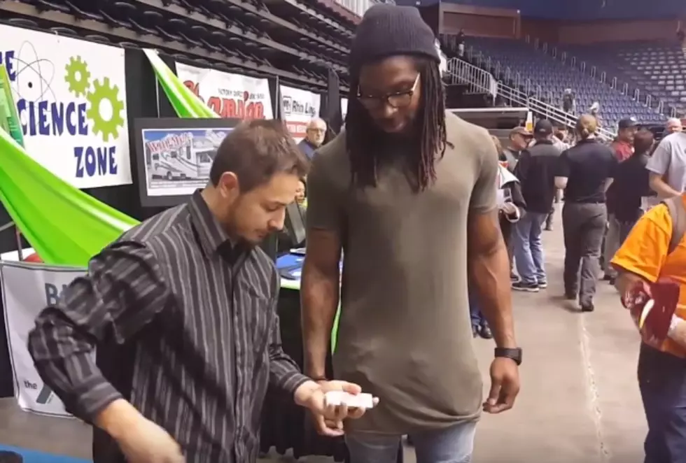 Monday Magic With Lazarus: Magician Blows NFL Players Minds [VIDEO]