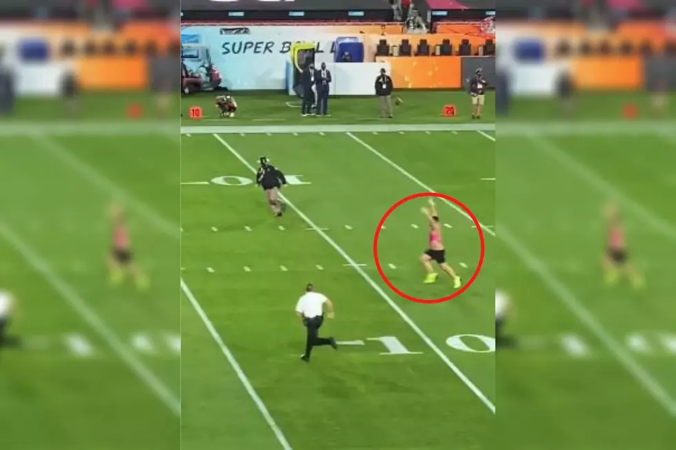 Check Out The Full Uncut Video of the 'Super Bowl Streaker'