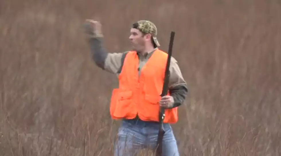 Hunter Catches Quail in His Bare Hands [VIDEO]