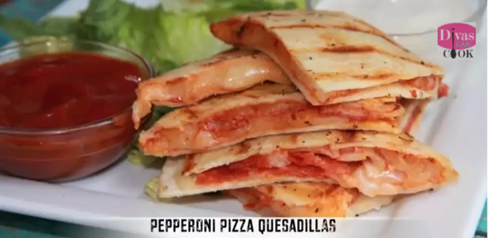 Quick and Easy Lunch Recipe – Pepperoni Pizza Quesadilla [VIDEO]