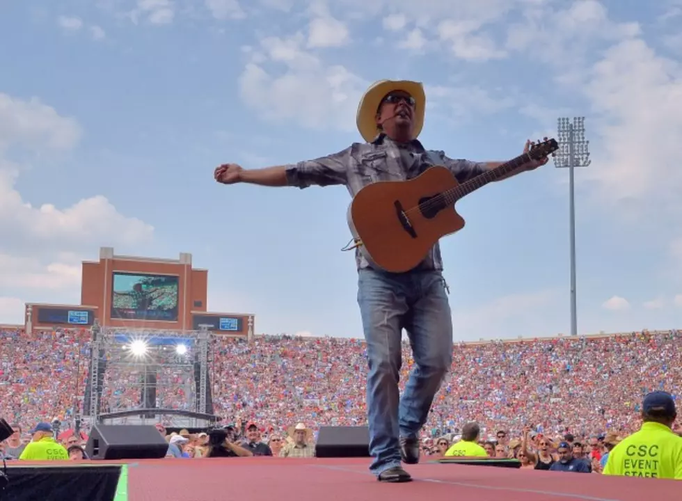 Garth Brooks Live From Las Vegas Next Month [VIDEO]