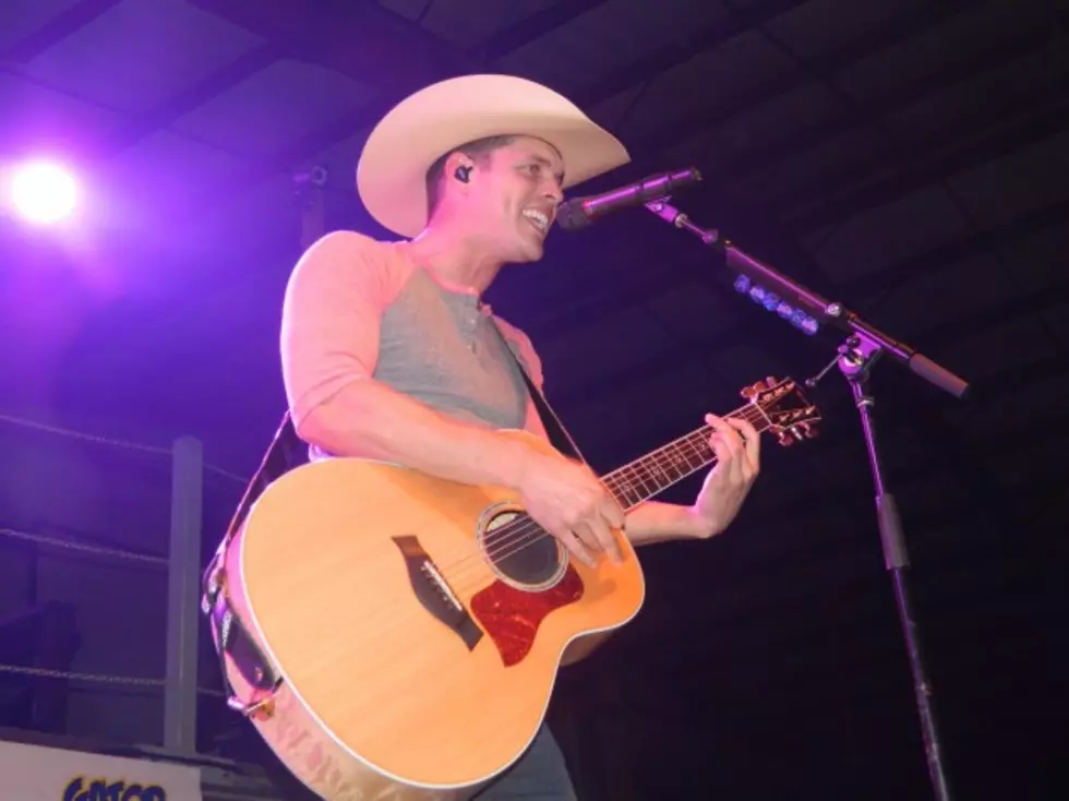 Country Music Star Dustin Lynch Turns 30 Today