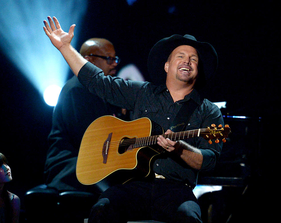 Listen for the Gator 99.5 ‘Song That Scores’ to Win Your Free Garth Brooks Concert Tickets!