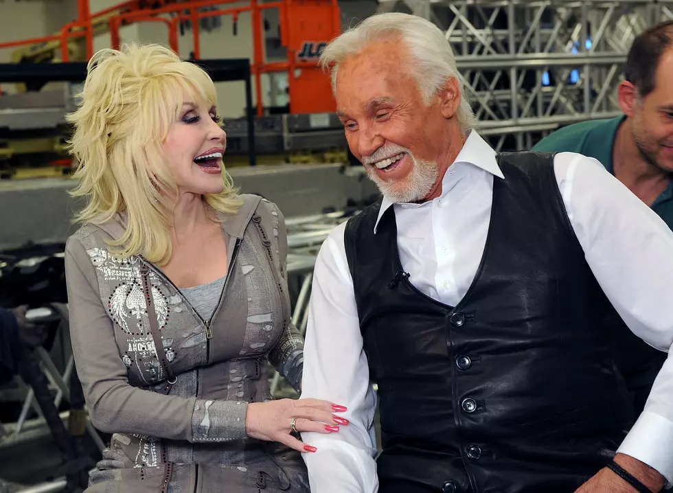 Dolly Parton And Kenny Rogers “Islands In The Stream” Number One Song 32 Years Ago Today [VIDEO]