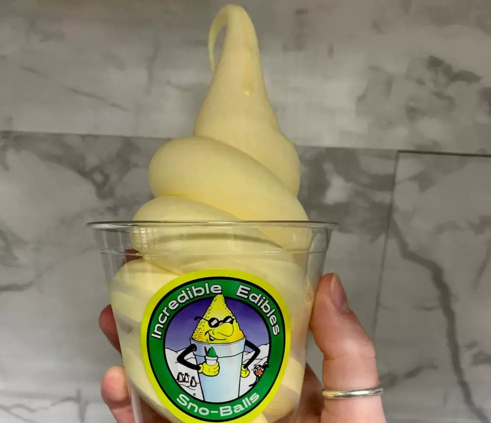 Moss Bluff Sno-Ball Place Features Dole Whips