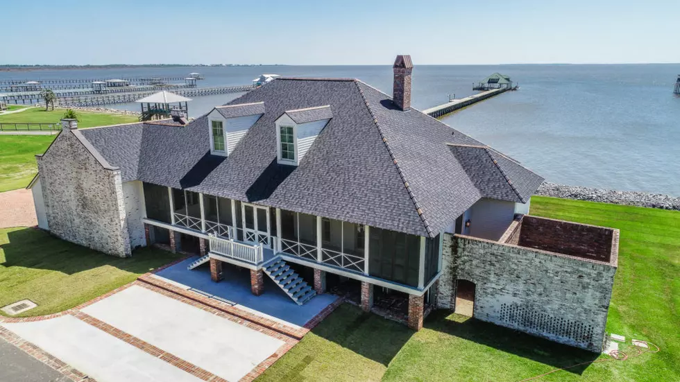 Photos of Mansion on Big Lake in Louisiana That’s Up for Auction