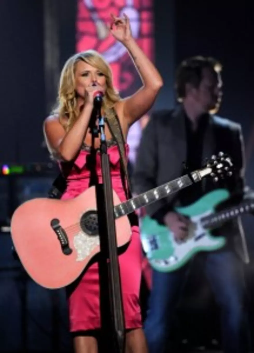 Miranda Lambert Wins The Most &#038; Taylor Swift Named Entertainer Of The Year at ACM Awards