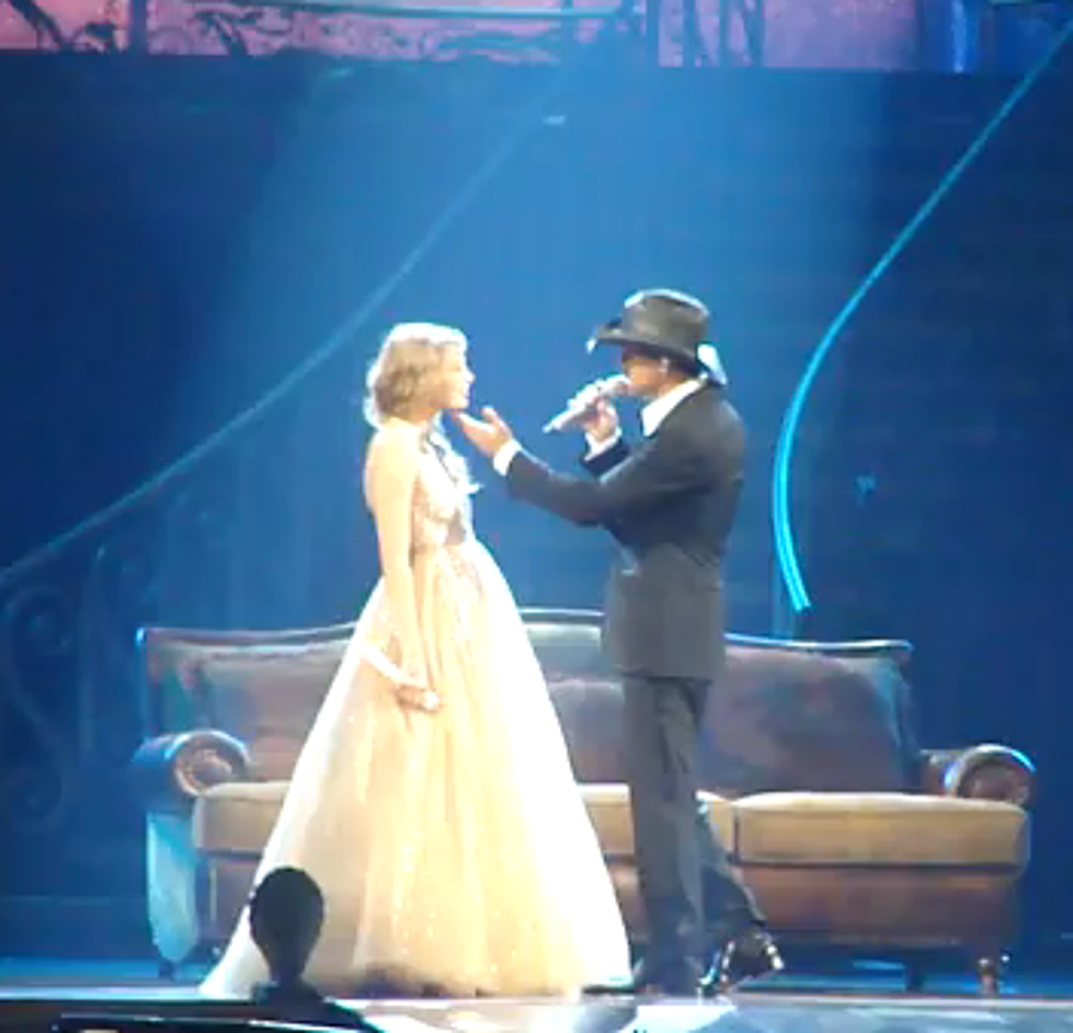 Taylor Swift Performs with Tim McGraw